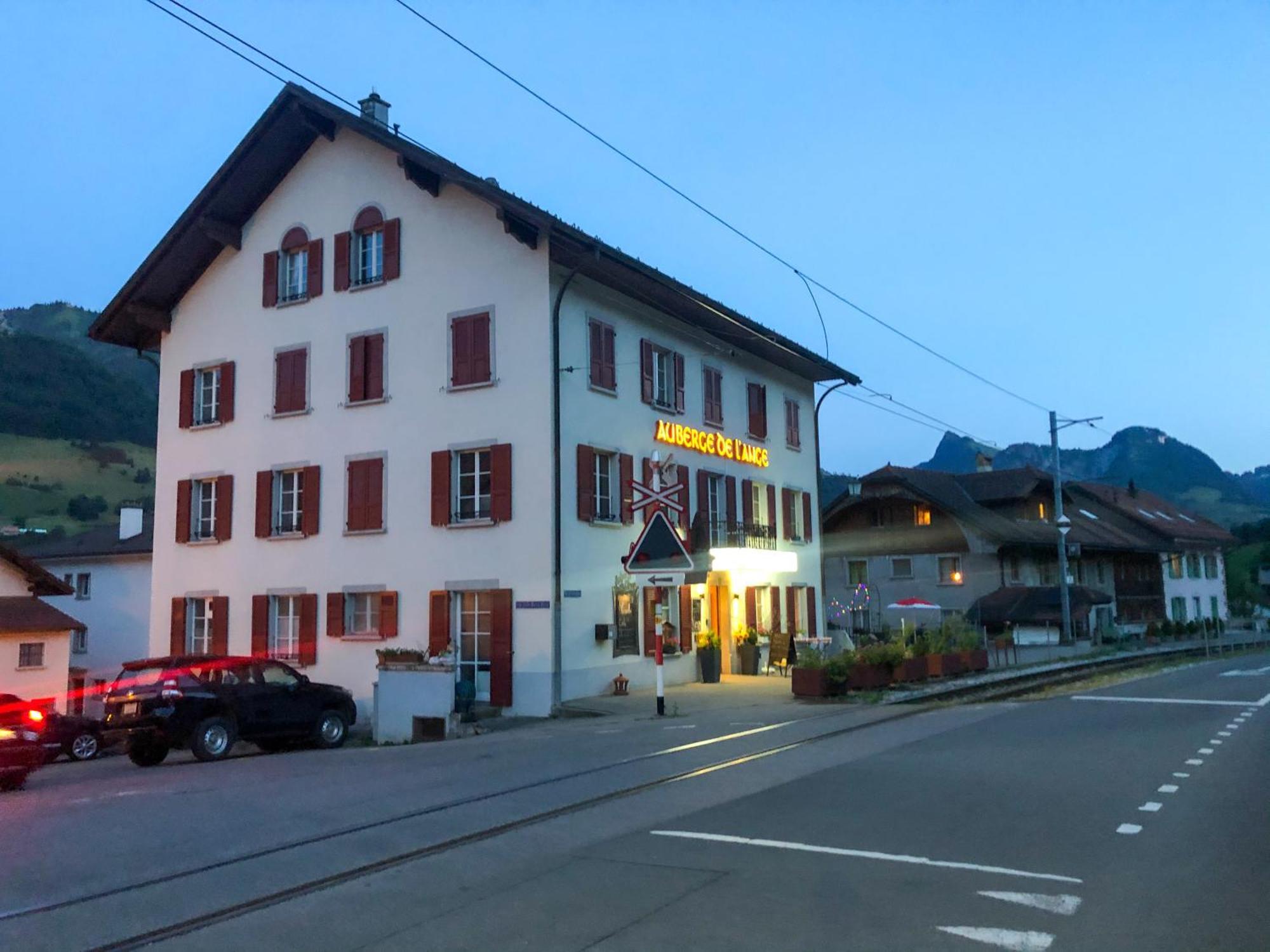 Auberge De L'Ange Albeuve Exterior photo